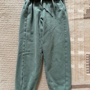 Lululemon Athletica Green sweatpants with Elastic Waistband